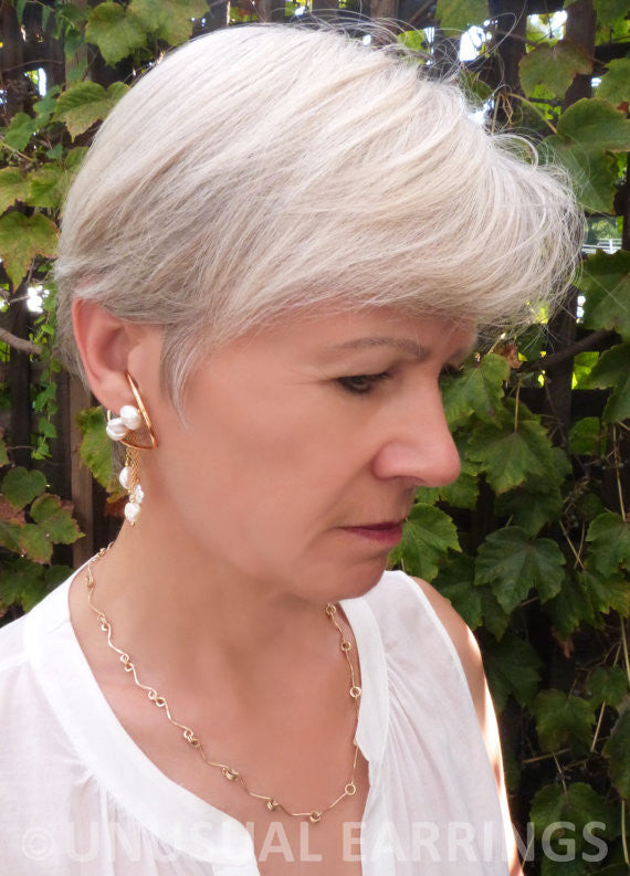Perris - Baroque Pearl with dangle